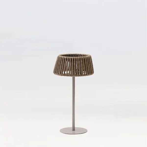 Iria solar table lamp