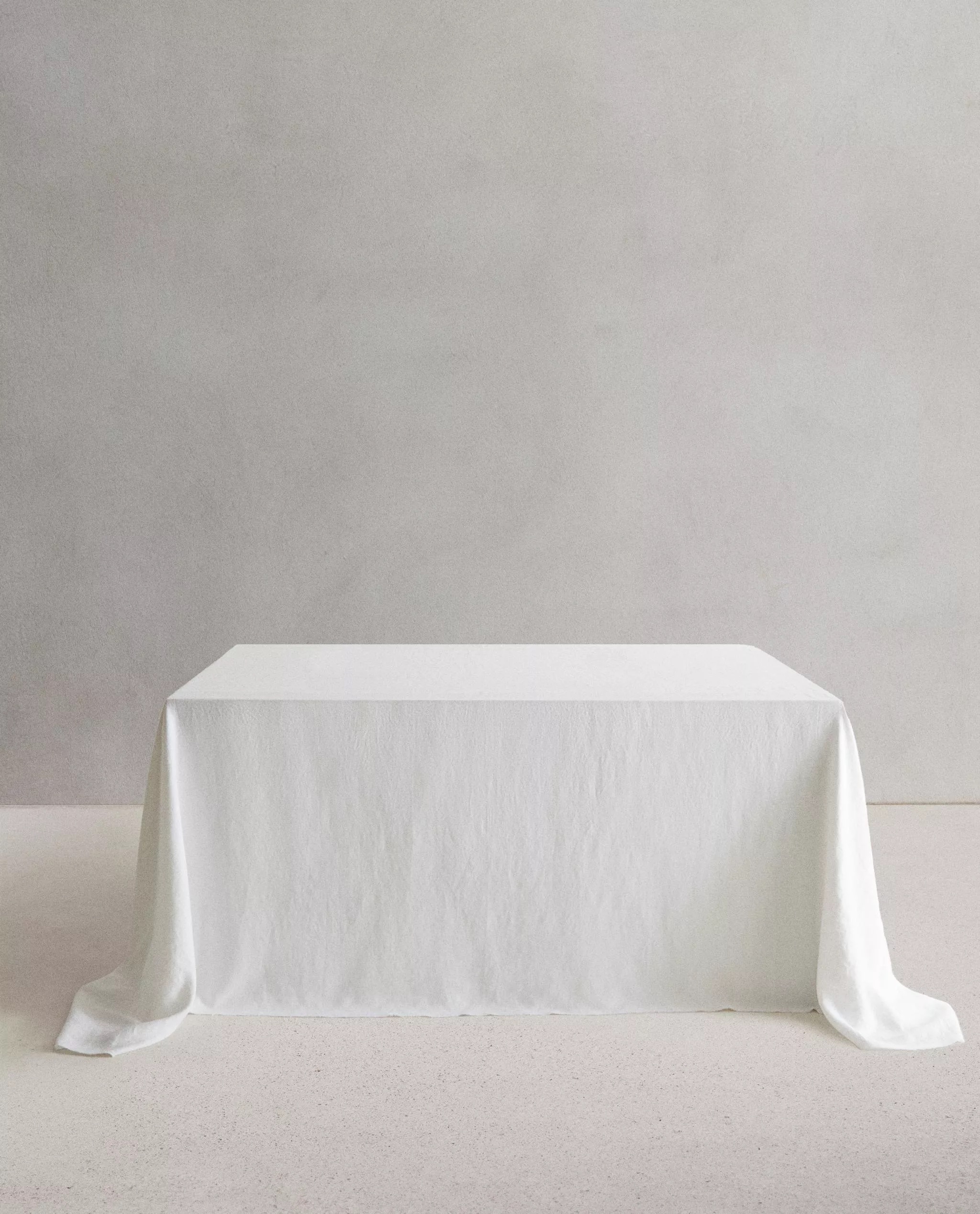 Trestle table hire London, plastic 4ft trestle table hire. event furniture hire London. lightweight trestle tables for events